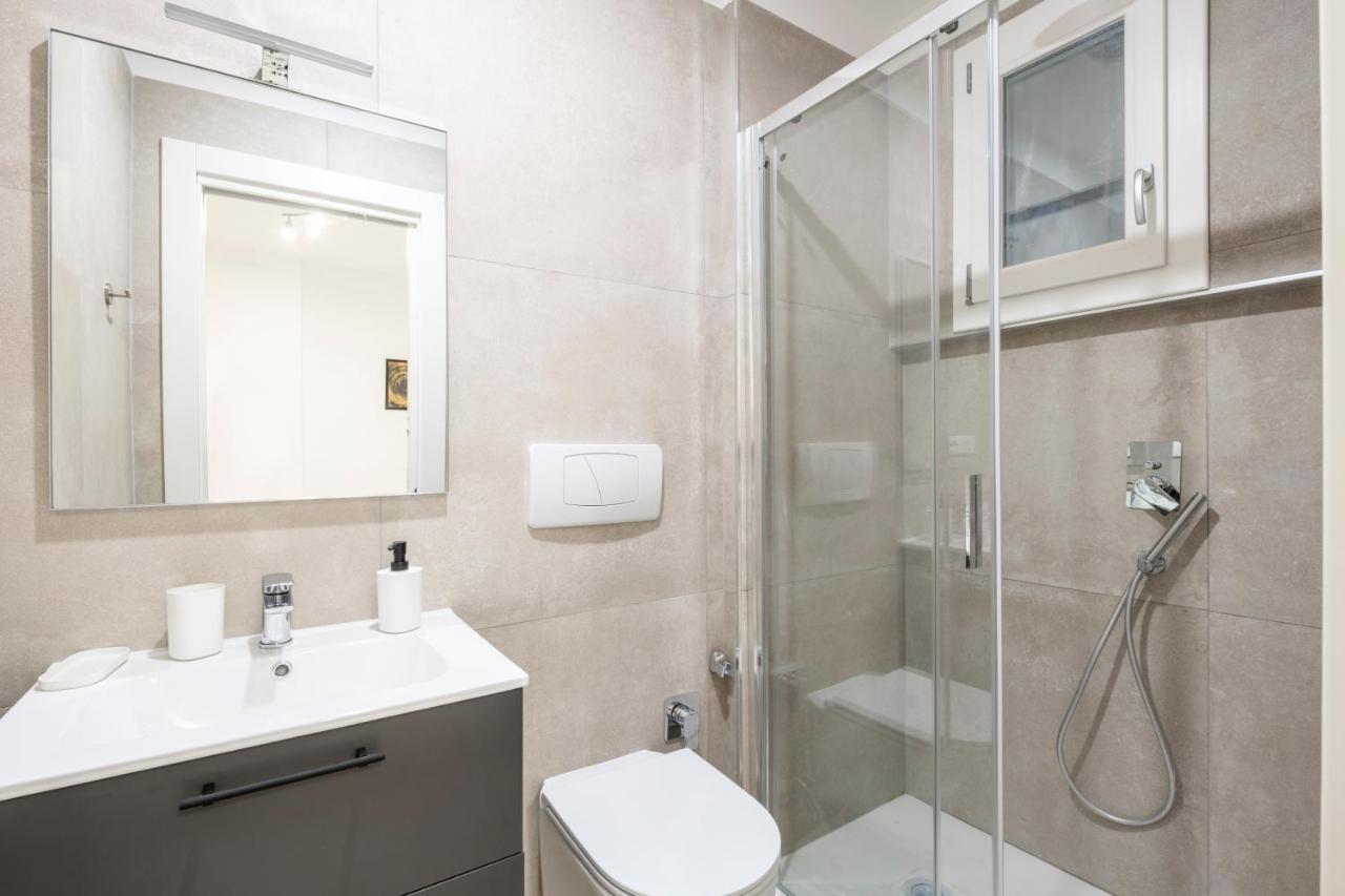Apartment Easystayrome 10 Pax 3 Baths 1 Min From Metro Rom
